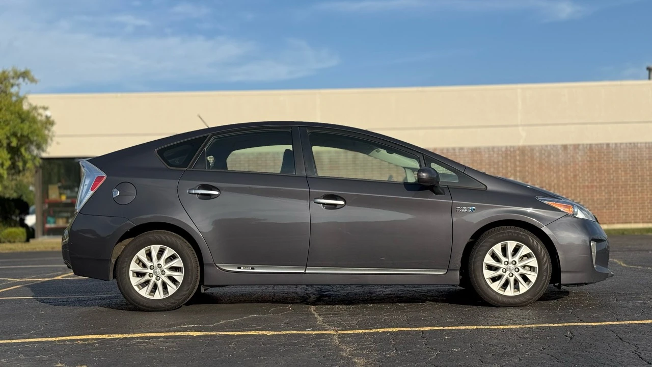2014 Toyota Prius 3rd Gen - Image 8 of 21