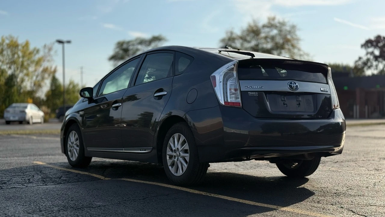 2014 Toyota Prius 3rd Gen - Image 5 of 21