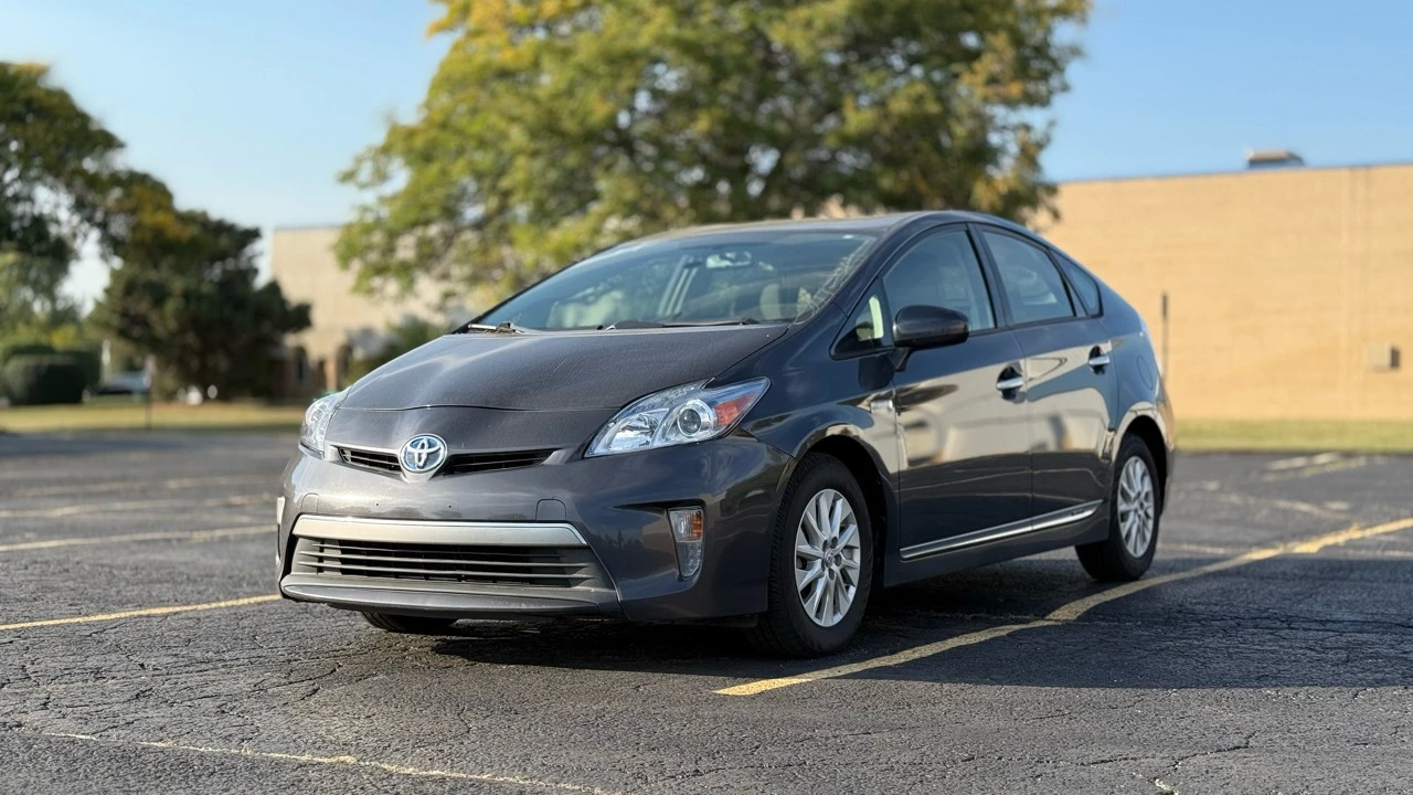 2014 Toyota Prius 3rd Gen - Image 3 of 21