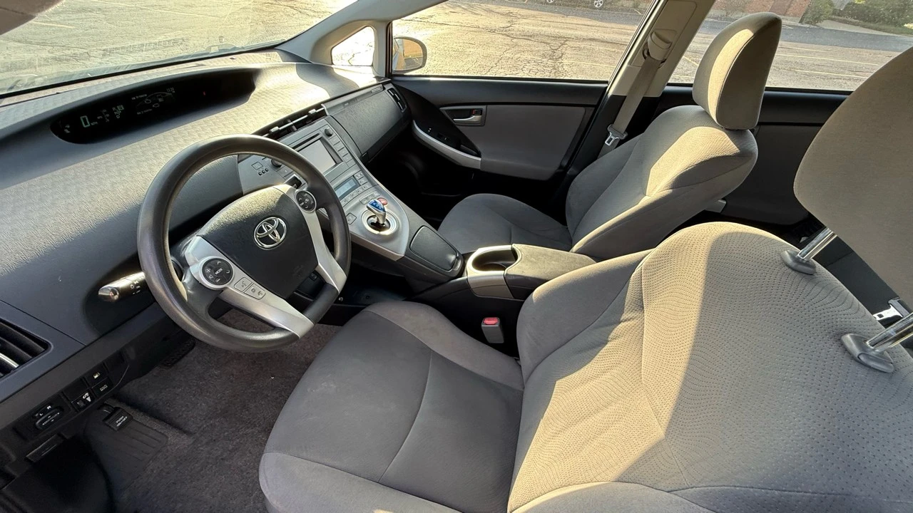 2014 Toyota Prius 3rd Gen - Image 9 of 21