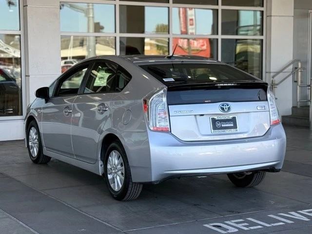 2014 Toyota Prius 3rd Gen - Image 9 of 12