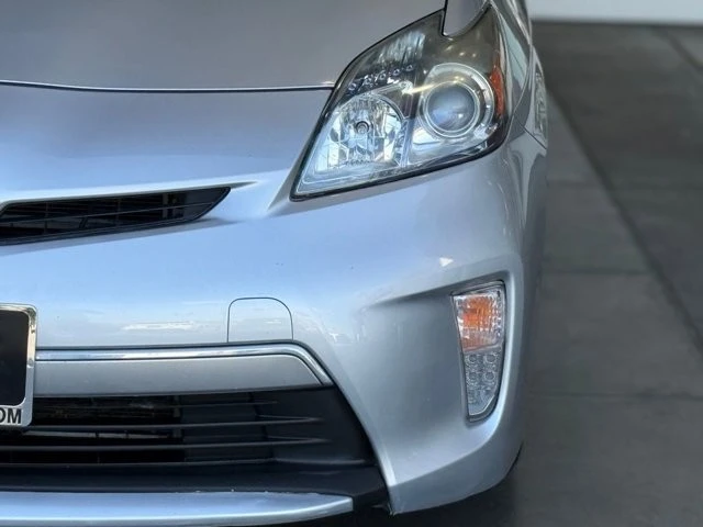 2014 Toyota Prius 3rd Gen - Image 5 of 12