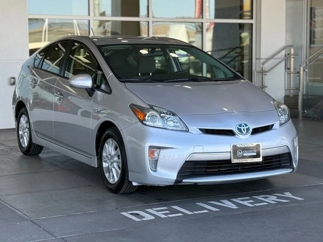 2014 Toyota Prius 3rd Gen - Image 6 of 12