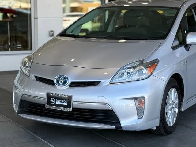 2014 Toyota Prius 3rd Gen - Image 2 of 12