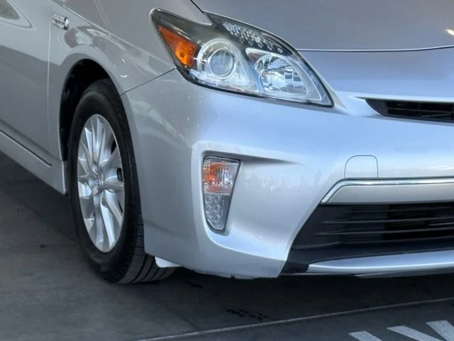 2014 Toyota Prius 3rd Gen - Image 8 of 12