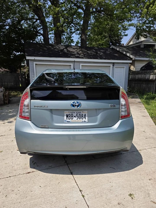 2014 Toyota Prius 3rd Gen - Image 3 of 14