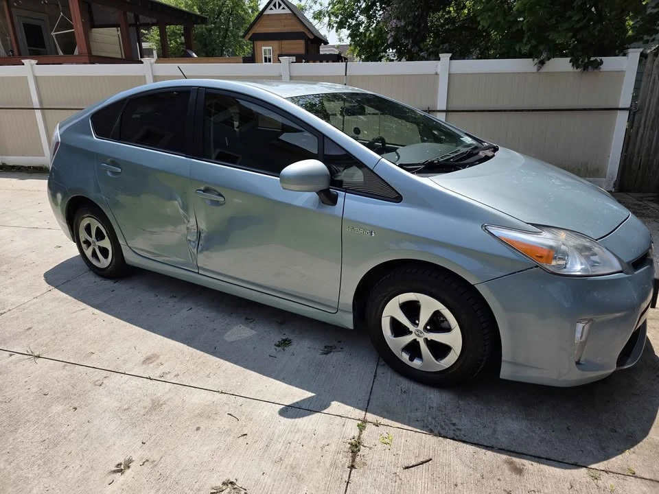 2014 Toyota Prius 3rd Gen - Image 4 of 14