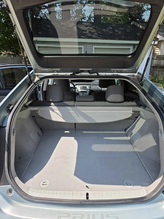 2014 Toyota Prius 3rd Gen - Image 13 of 14