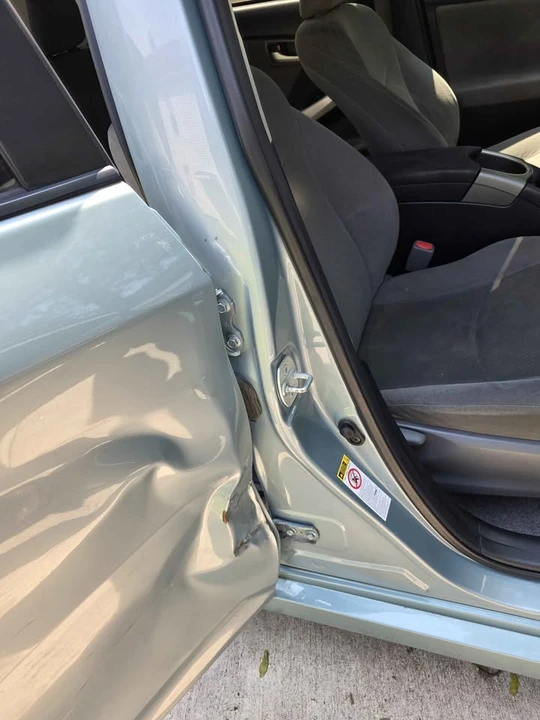2014 Toyota Prius 3rd Gen - Image 7 of 14