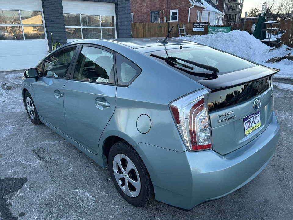 2014 Toyota Prius 3rd Gen - Image 8 of 21