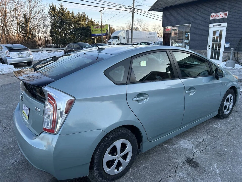 2014 Toyota Prius 3rd Gen - Image 6 of 21