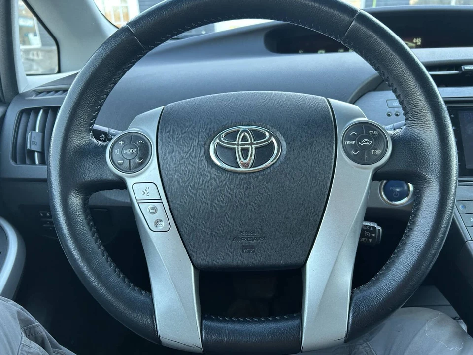 2014 Toyota Prius 3rd Gen - Image 9 of 21