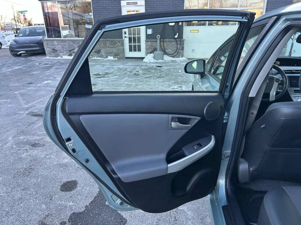 2014 Toyota Prius 3rd Gen - Image 20 of 21