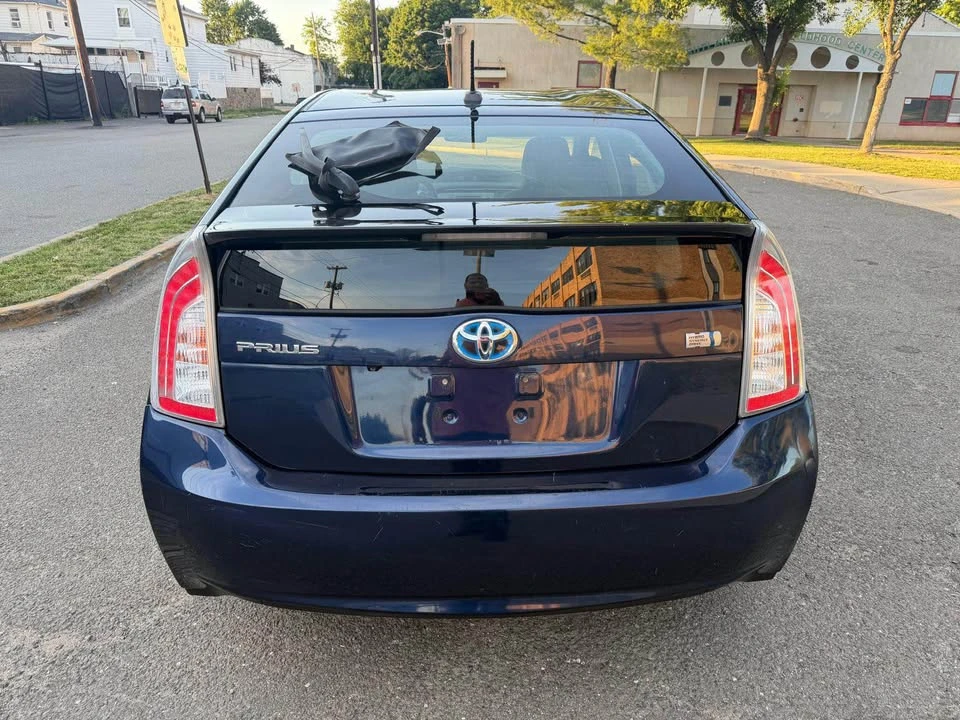 2014 Toyota Prius 3rd Gen - Image 6 of 19