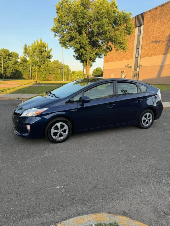 2014 Toyota Prius 3rd Gen - Image 8 of 19