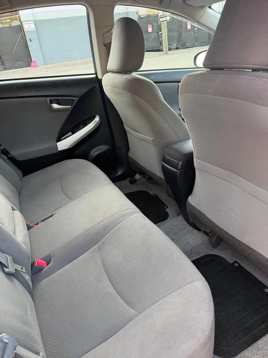 2014 Toyota Prius 3rd Gen - Image 17 of 19