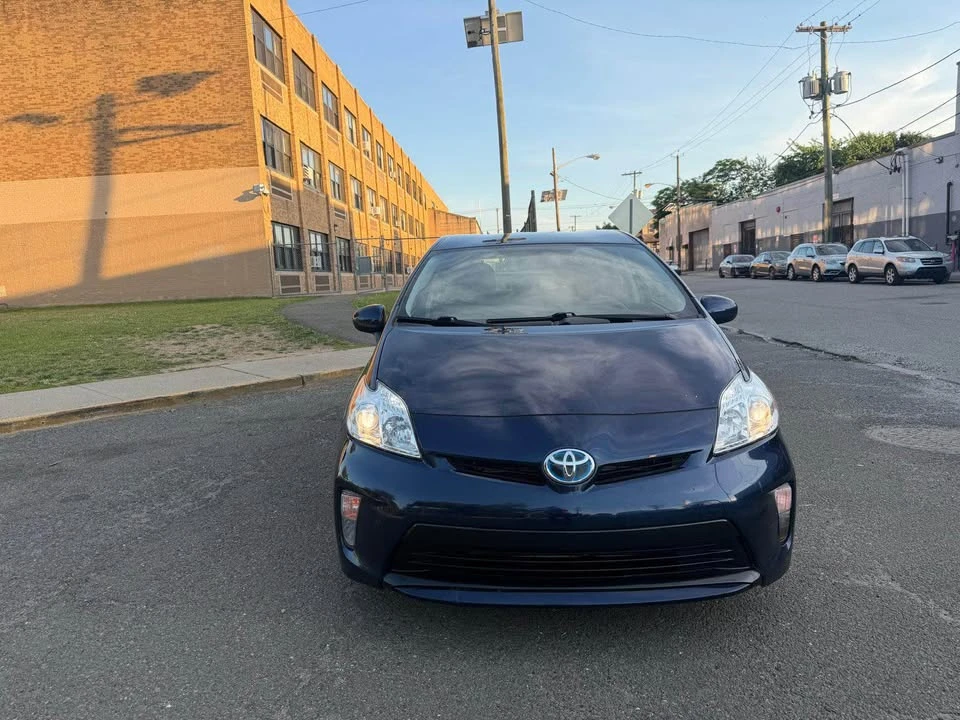 2014 Toyota Prius 3rd Gen - Image 3 of 19