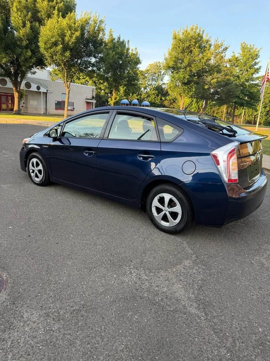 2014 Toyota Prius 3rd Gen - Image 12 of 19