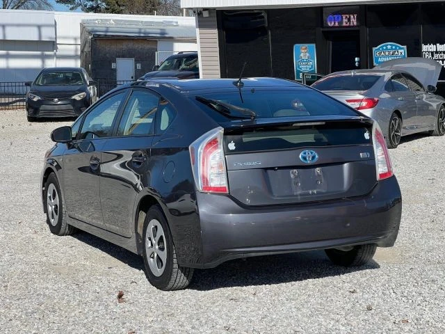 2014 Toyota Prius 3rd Gen - Image 4 of 11