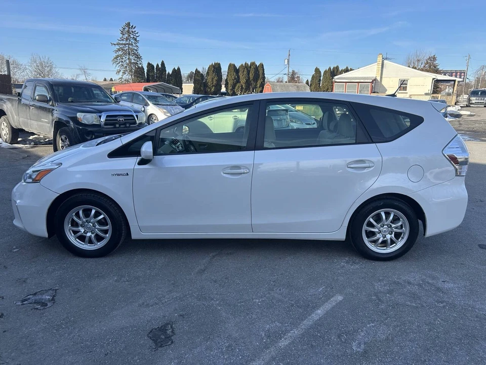2014 Toyota Prius 3rd Gen - Image 3 of 21