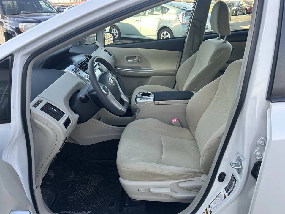 2014 Toyota Prius 3rd Gen - Image 17 of 21