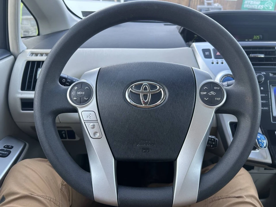 2014 Toyota Prius 3rd Gen - Image 13 of 21