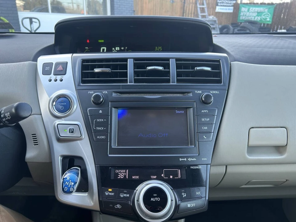 2014 Toyota Prius 3rd Gen - Image 12 of 21