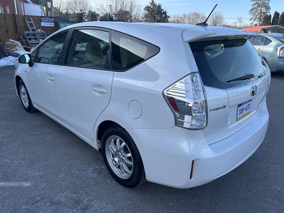 2014 Toyota Prius 3rd Gen - Image 8 of 21