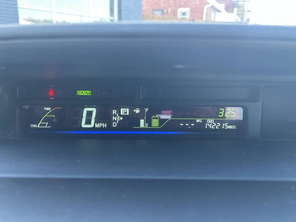 2014 Toyota Prius 3rd Gen - Image 11 of 21