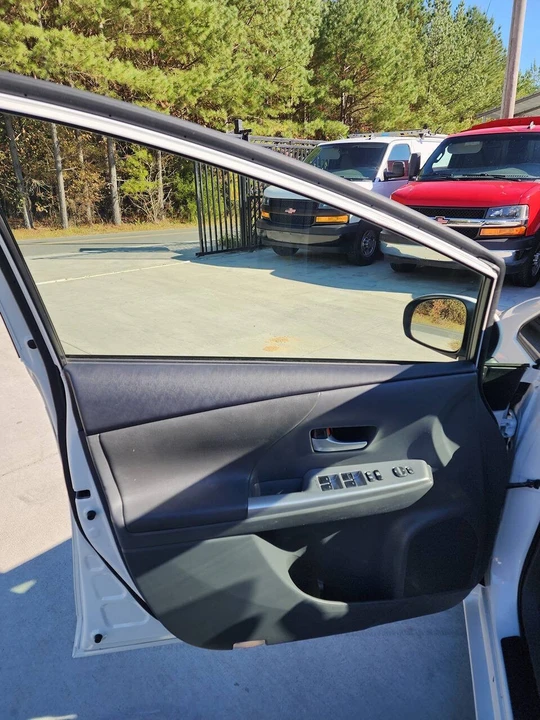 2014 Toyota Prius 3rd Gen - Image 11 of 21