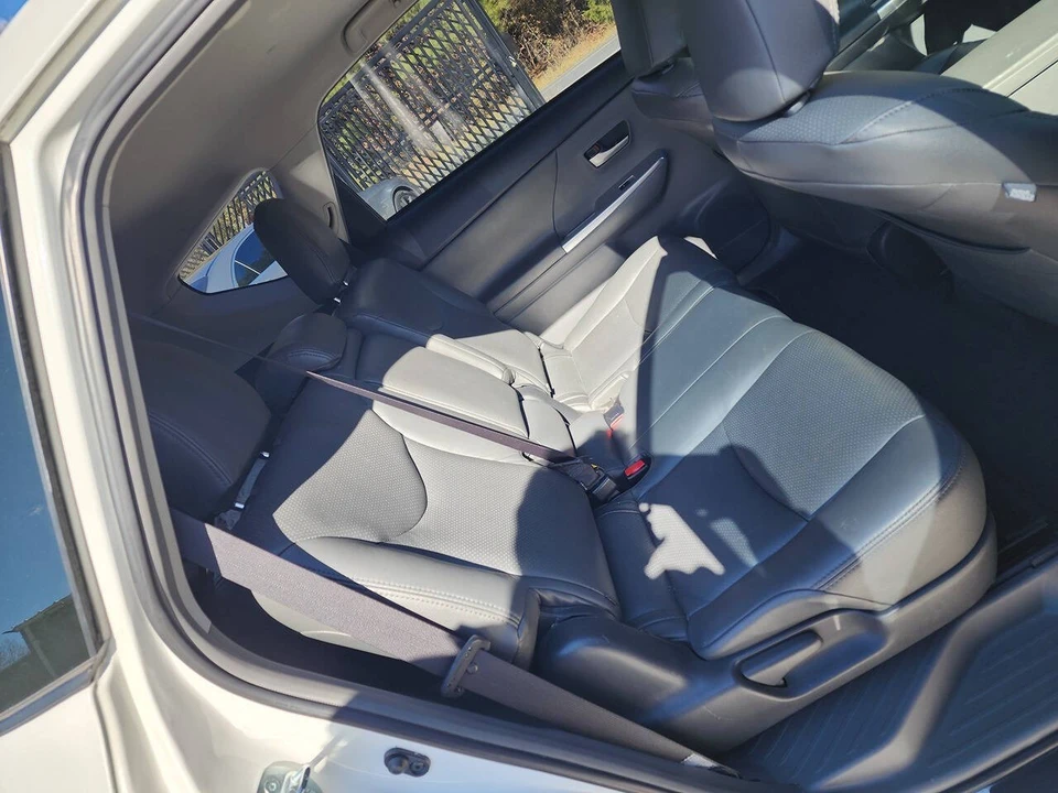 2014 Toyota Prius 3rd Gen - Image 16 of 21