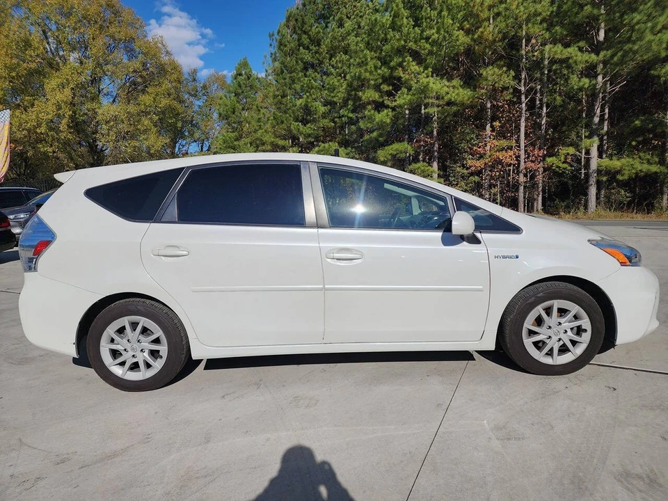 2014 Toyota Prius 3rd Gen - Image 7 of 21