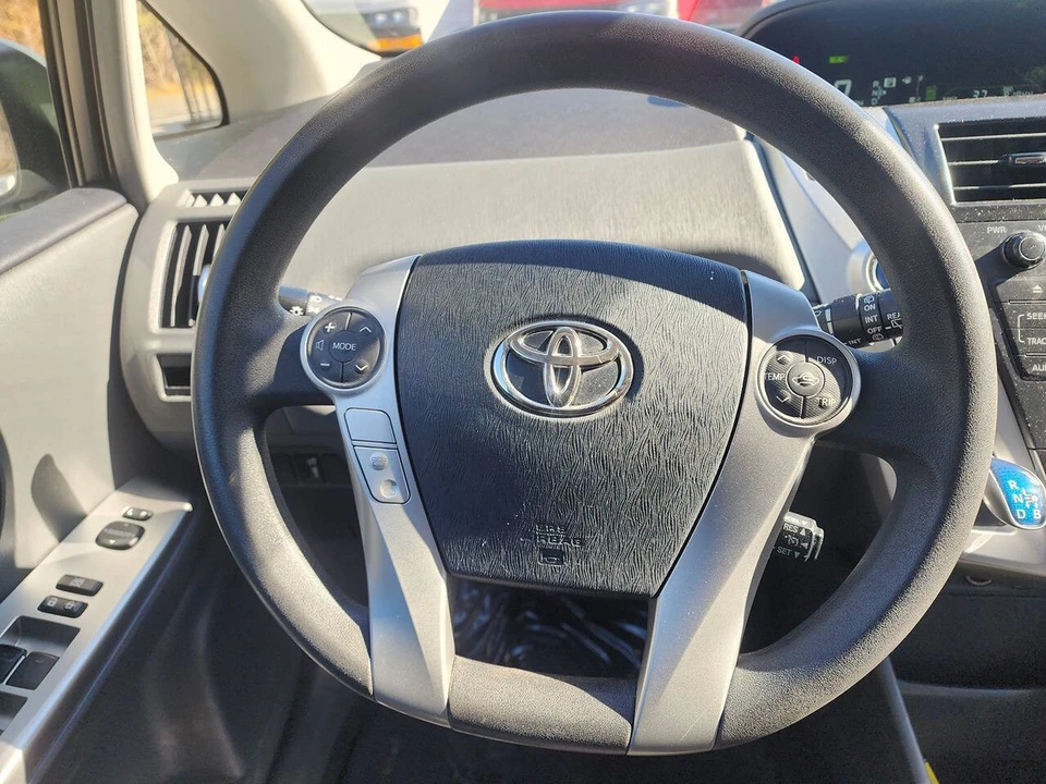 2014 Toyota Prius 3rd Gen - Image 20 of 21