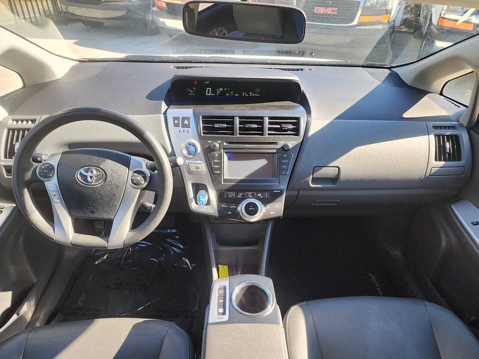 2014 Toyota Prius 3rd Gen - Image 19 of 21