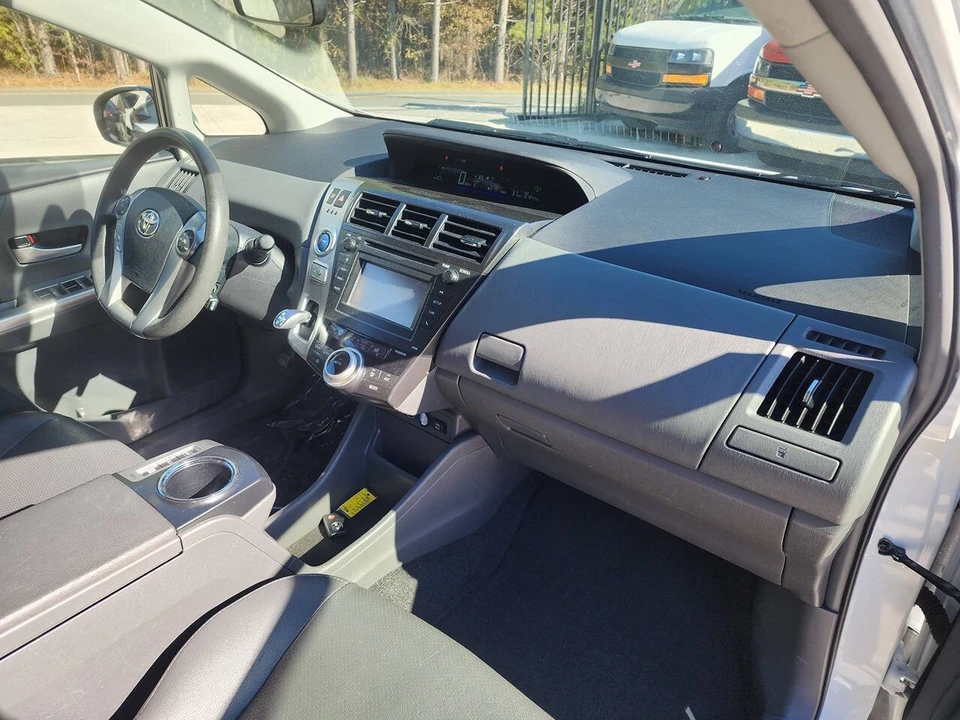 2014 Toyota Prius 3rd Gen - Image 18 of 21