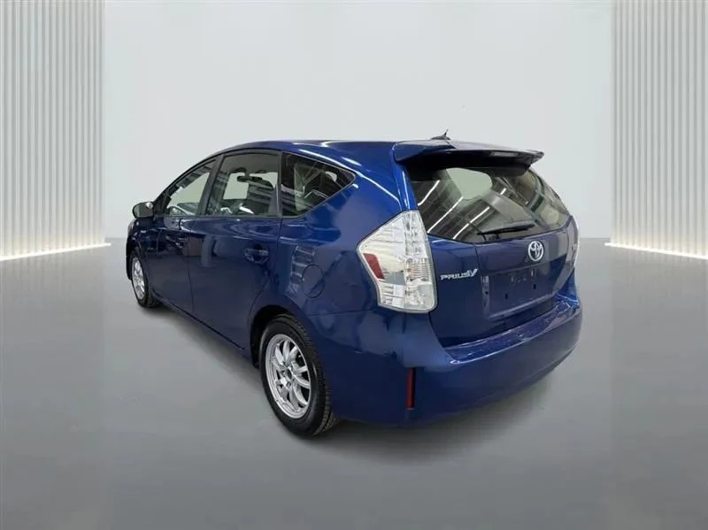 2014 Toyota Prius 3rd Gen - Image 3 of 12