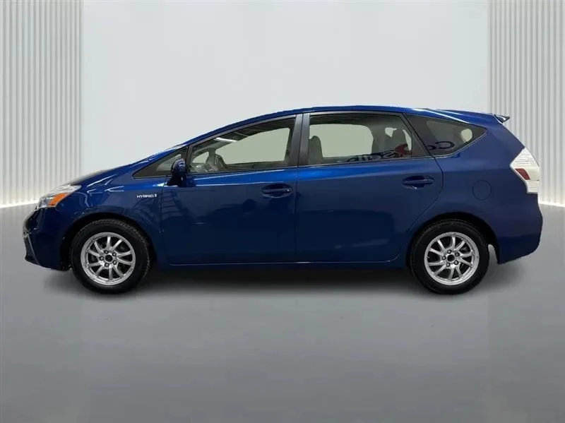 2014 Toyota Prius 3rd Gen - Image 2 of 12
