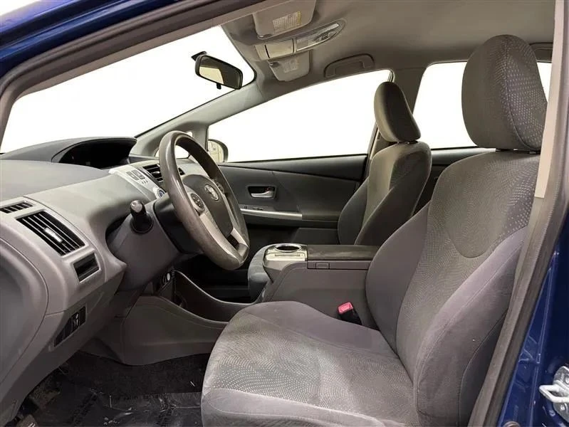 2014 Toyota Prius 3rd Gen - Image 9 of 12