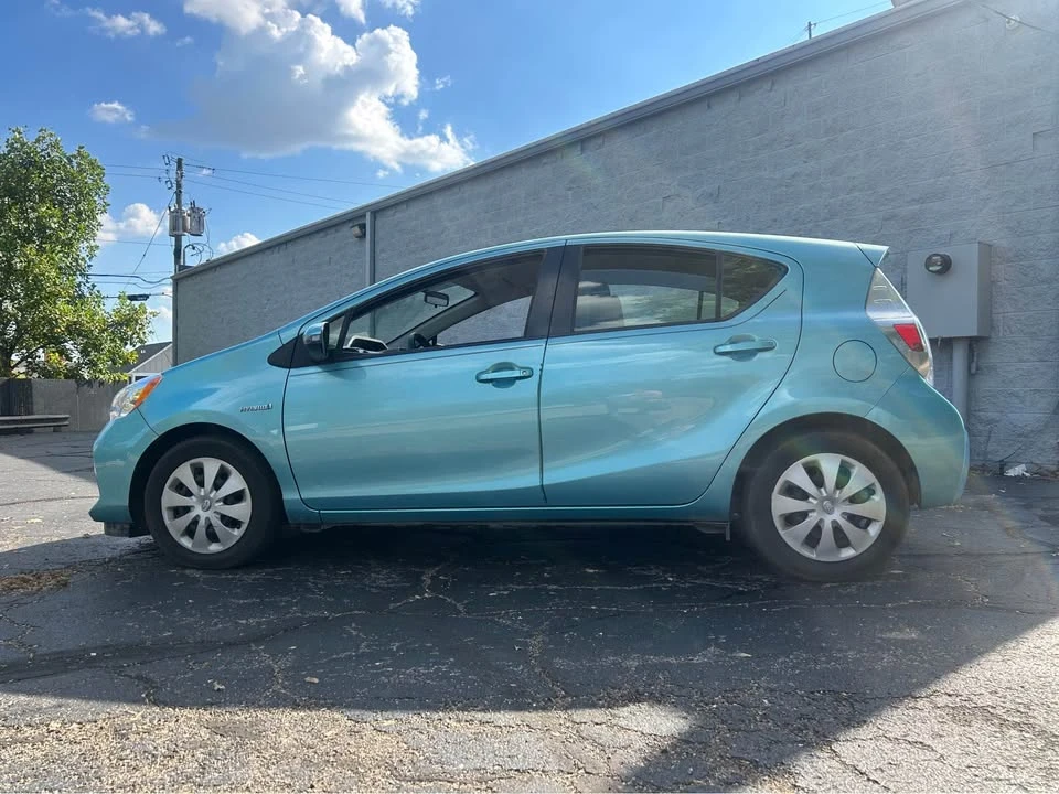 2014 Toyota Prius - Image 3 of 15