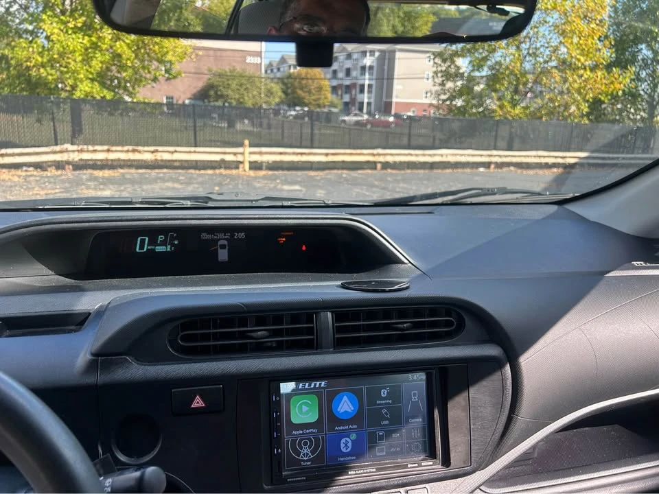 2014 Toyota Prius - Image 14 of 15