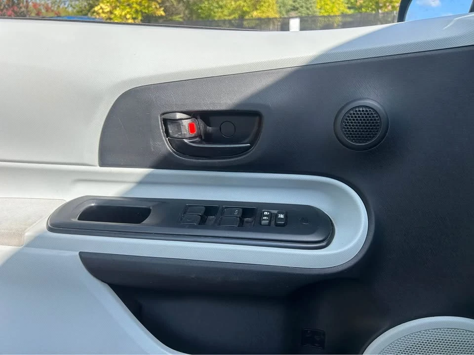 2014 Toyota Prius - Image 15 of 15