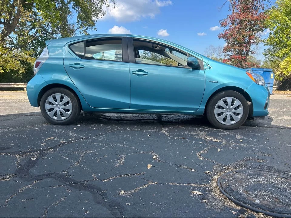 2014 Toyota Prius - Image 6 of 15