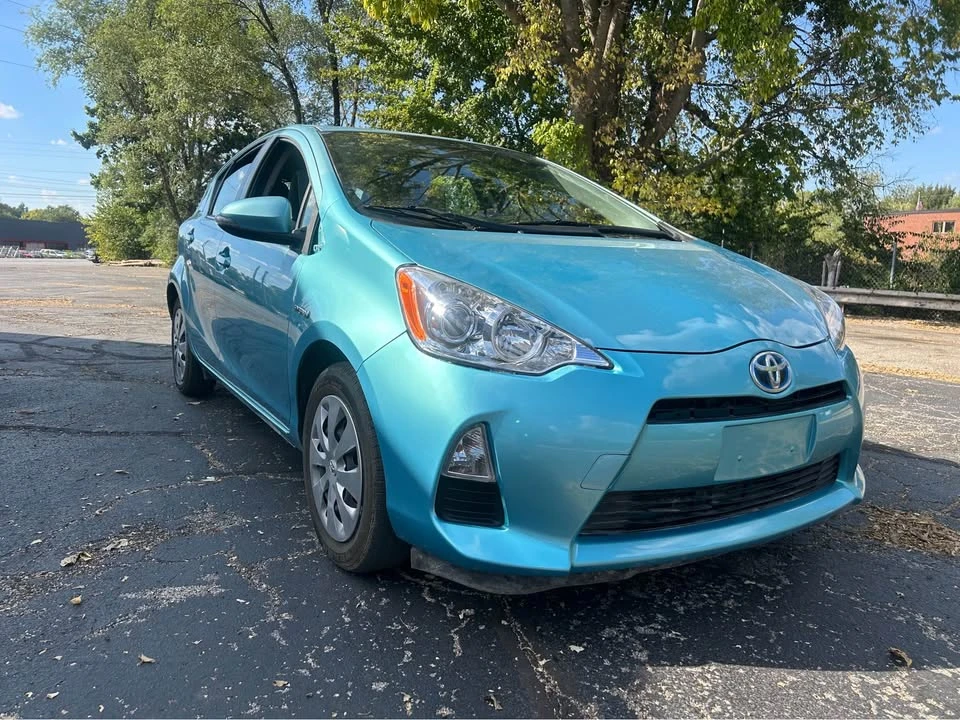 2014 Toyota Prius - Image 7 of 15
