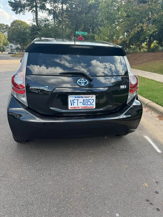 2014 Toyota Prius 3rd Gen - Image 4 of 11