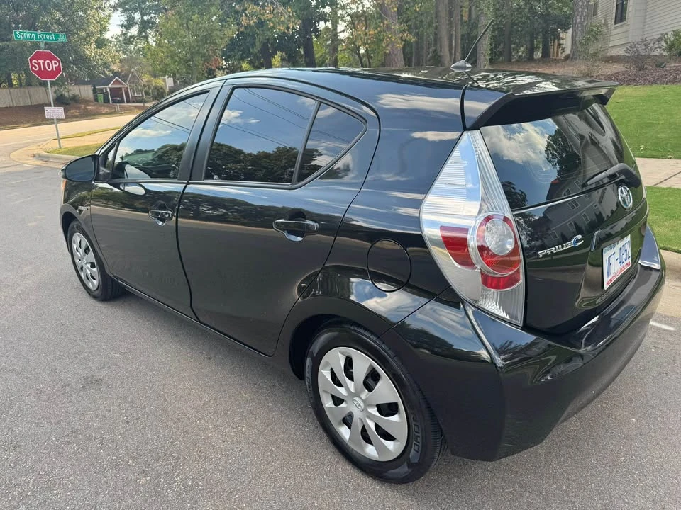 2014 Toyota Prius 3rd Gen - Image 6 of 11