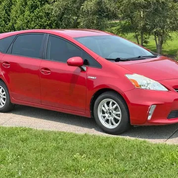 2014 Toyota Prius v Three Wagon
