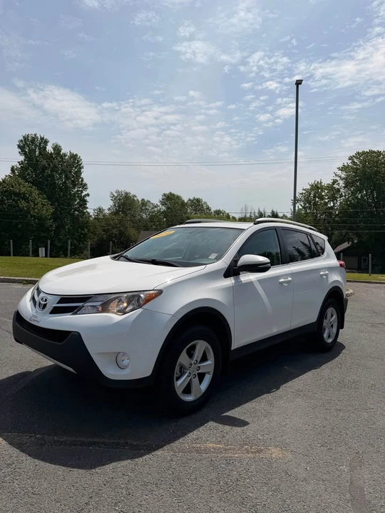 2014 Toyota RAV4 - Image 2 of 8