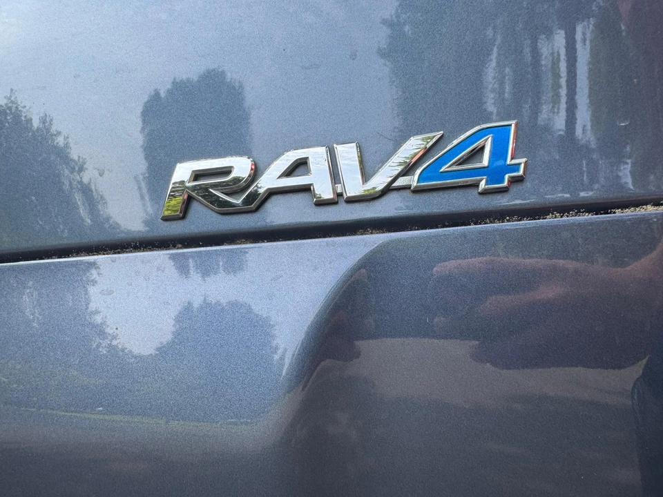 2014 Toyota RAV4 4th Gen - Image 19 of 31