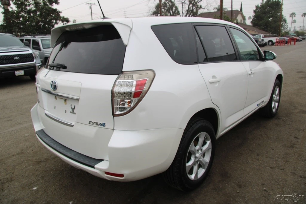 2014 Toyota RAV4 4th Gen - Image 6 of 21
