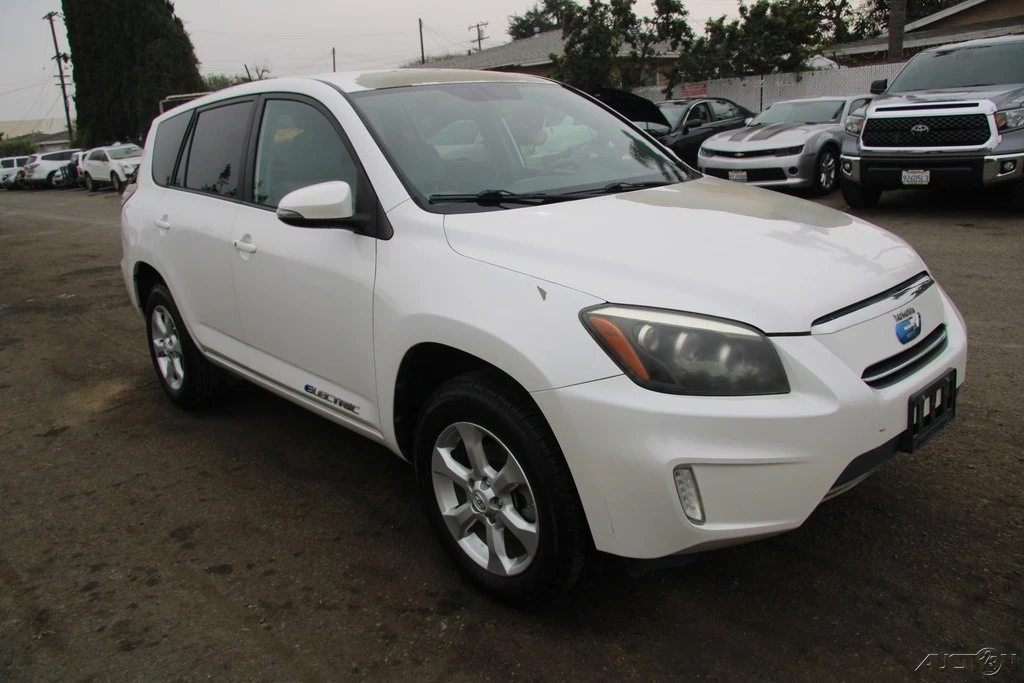 2014 Toyota RAV4 4th Gen - Image 8 of 21